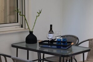 Dining - Stylish Abode Under Acropolis W/ Sunny Courtyard! (Athina)