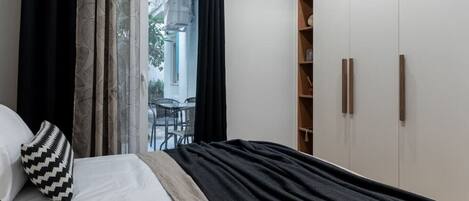 2 室のベッドルーム、デスク、アイロン / アイロン台、WiFi (無料)