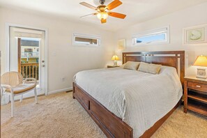 4 bedrooms, desk, free WiFi, bed sheets