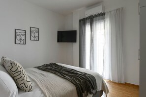 2 bedrooms, iron/ironing board, free WiFi, bed sheets