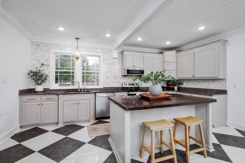 Spacious 5-bedroom Downtown home in charming Aiken