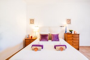 Villa | 3 bedrooms, iron/ironing board, bed sheets - Villa Menorca With Balcony for 6 People (Silves)