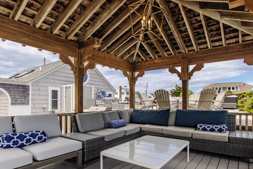 Waterfront Cape Cod Escape - 9 Bedrooms + Guest House