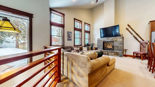 TV, fireplace, offices - 4 BDR for 10, Near Lakes Basin & Canyon Lodge! (Mammoth Lakes)