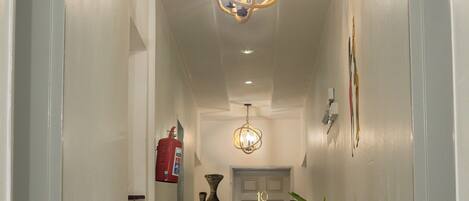 En 32-tommers Flatskjerm-TV med digitale kanaler