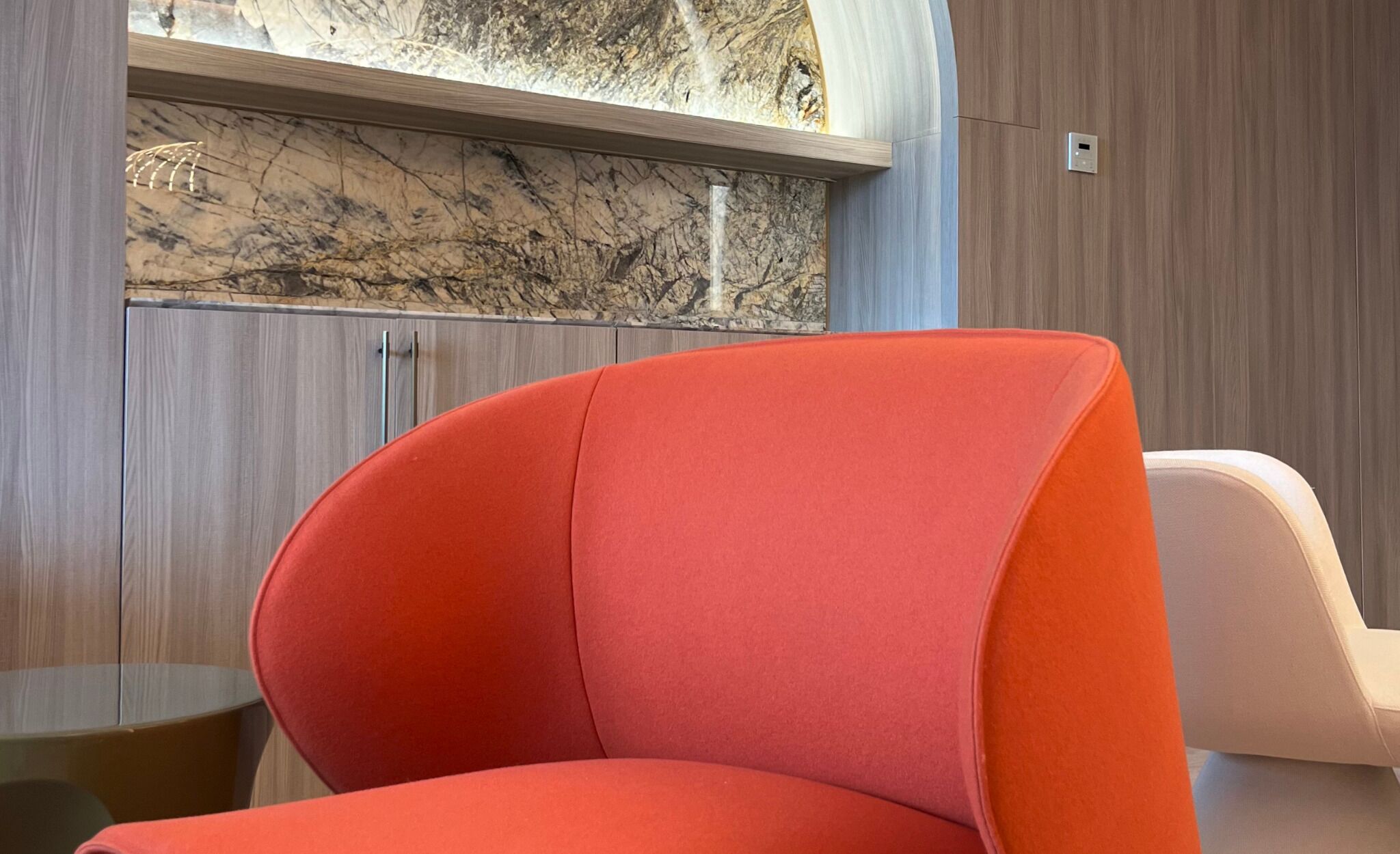 Suite presidencial | Zona de estar | Smart TV de 55 pulgadas con canales por satélite, Netflix