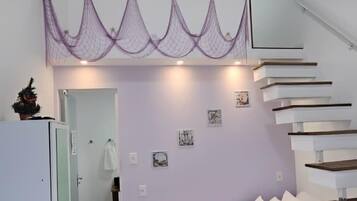 Desk, blackout drapes, free WiFi, bed sheets