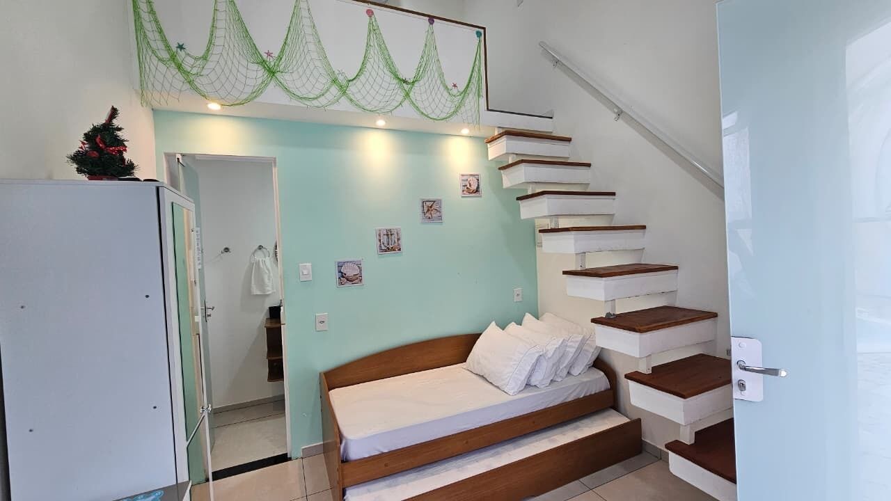 Chambre | Bureau, espace de travail pour ordinateur portable, rideaux occultants