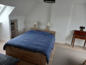 5 bedrooms, iron/ironing board, WiFi