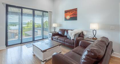 Heated Saltwater Pool by SDC with Hot Tub & Stunning Lake Views!