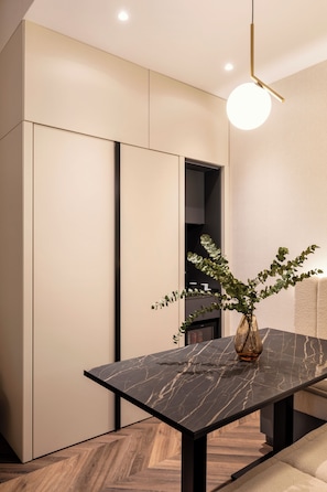 Luxury Apartment | Private kitchen | Espresso maker, coffee/tea maker, electric kettle, griddle - LUMERA STAY - Brera (Milan)