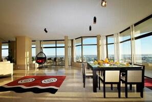Apartment | Dining