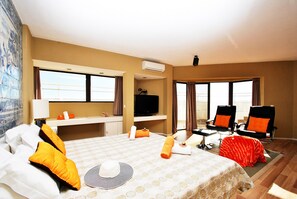 4 bedrooms, iron/ironing board, bed sheets - Penthouse Miami With Private Pool (Albufeira)