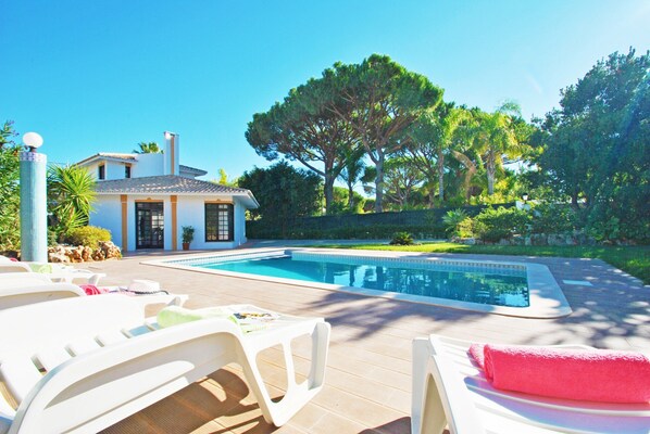 Villa | Pool | Indoor pool, outdoor pool