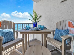 Outdoor dining - 🌊🌴Beach House 504D - Shiplap by the Shore | Newly Renovated w/ Gulf Views (Miramar Beach)