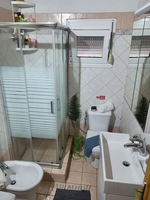 Villa, 2 Bedrooms, Patio, Ocean View | Bilik Mandi