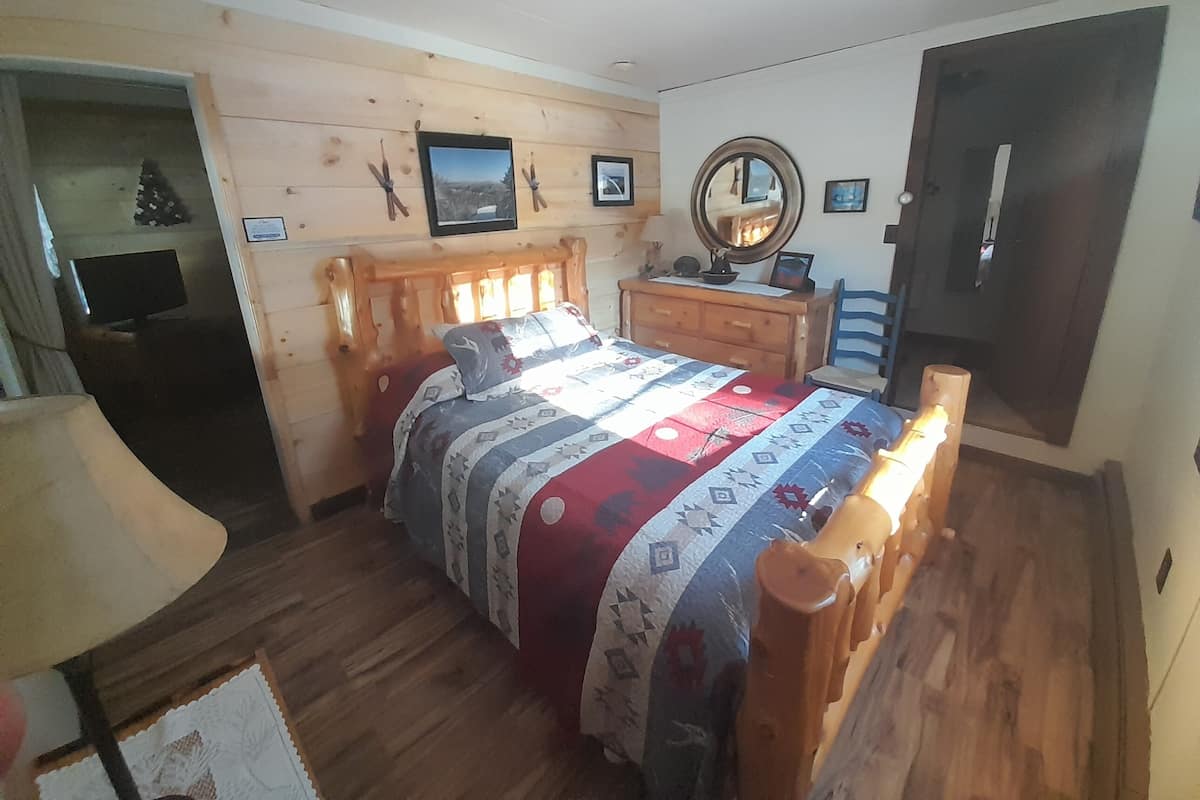 Cabin 1 Unit 2 | 1 quarto, individualmente decorados, individualmente mobiliados