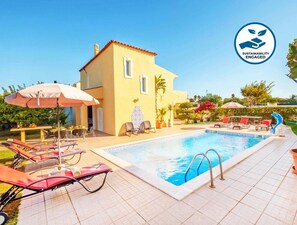 Villa | Pool | Indoor pool, outdoor pool