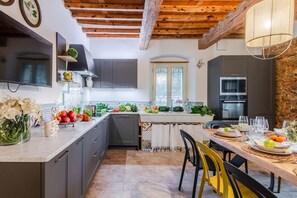 Fridge, microwave, oven, dishwasher