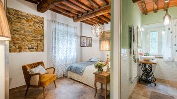 4 chambres, fer et planche Ă repasser, draps fournis