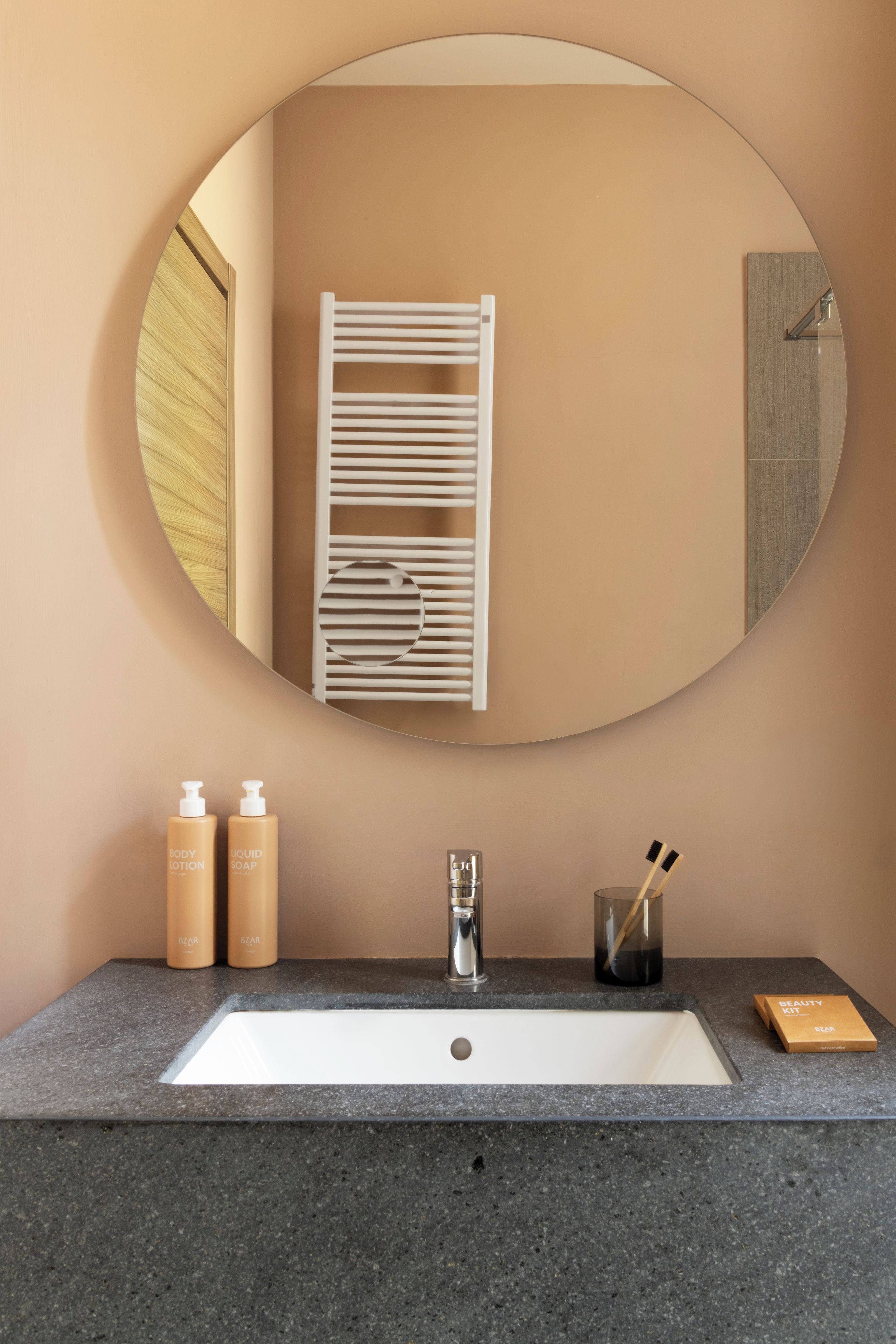 Triple Room | Bathroom | Shower, rainfall showerhead, free toiletries, hair dryer