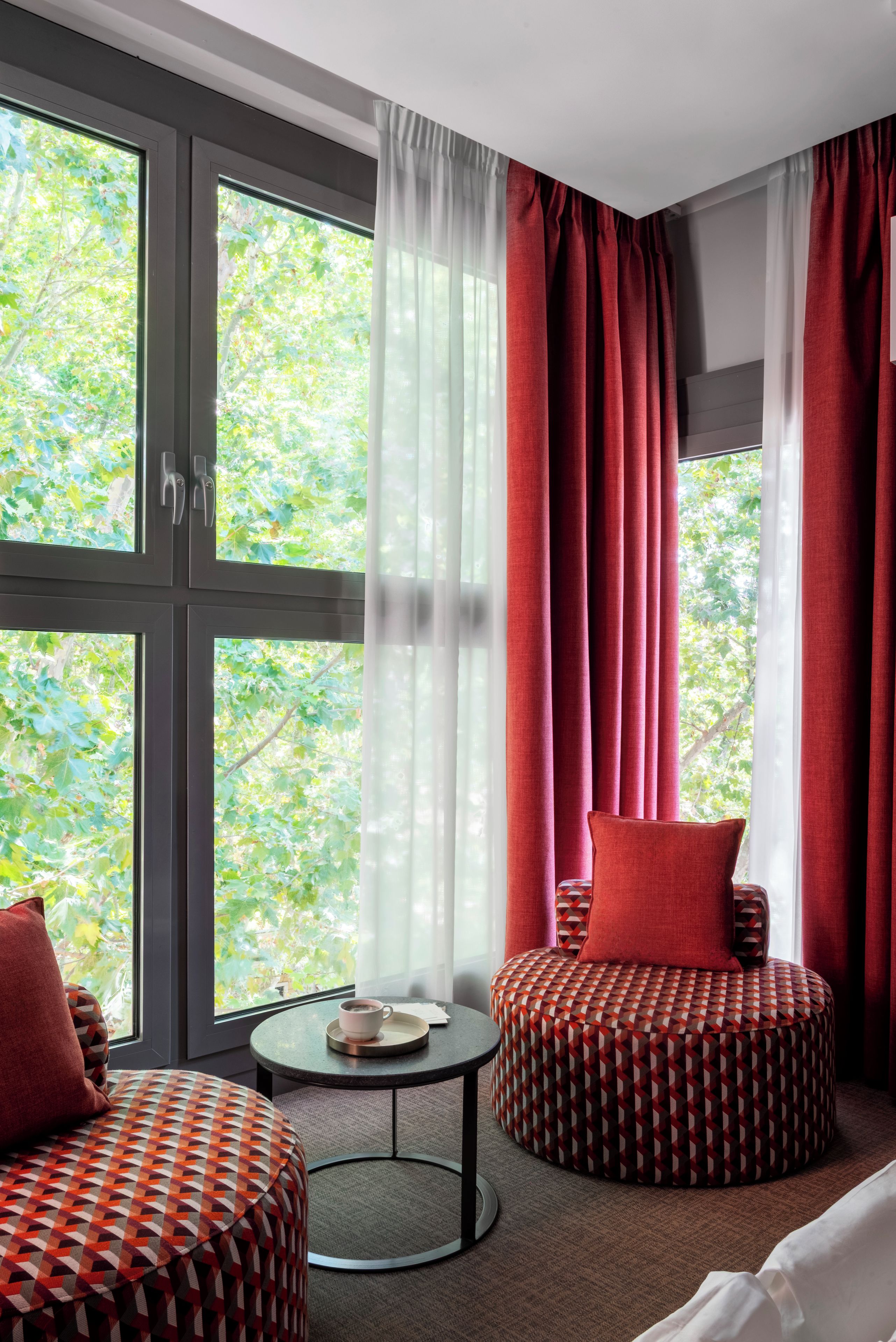 Studio Suite | Living area | 49-inch Smart TV with satellite channels
