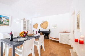 Villa | Dining
