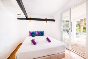 5 chambres, fer et planche à repasser, draps fournis