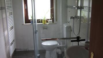 Dusch, hÄrtork, handdukar och tvÄl