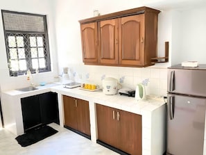 Fridge, microwave, electric kettle, toaster - Private Entire House with Two Bedrooms in Colombo. (Battaramulla)