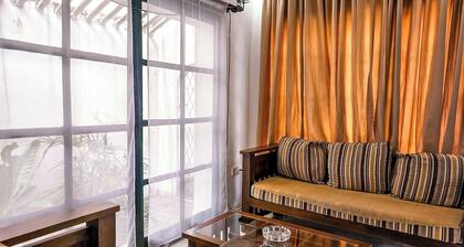Charming 2 bedroom house with Wi-Fi hot water and AC in delightful Battaramulla
