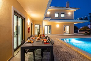 Villa | Outdoor dining