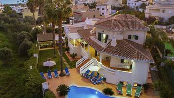 Villa | Pool | Indoor pool, outdoor pool