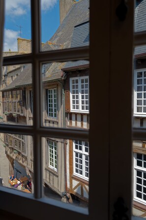 Superior Room, City View | Blackout drapes, iron/ironing board, free WiFi - Guest House Saint Yves (Dinan)