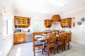 Villa | Dining