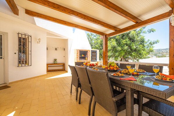 Villa | Outdoor dining