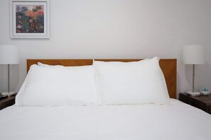 2 chambres, fer et planche à repasser, Wi-Fi gratuit, draps fournis