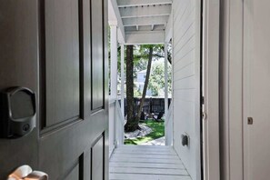 Interior - Fun & Renovated Artsy Downtown Apt Dog Friendly with Fully Fenced Backyard and Private Parking (Savannah)