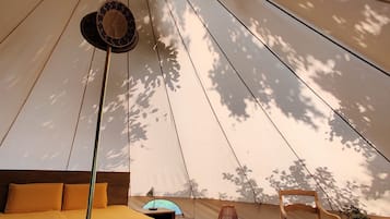 9 bedrooms, free WiFi, bed sheets