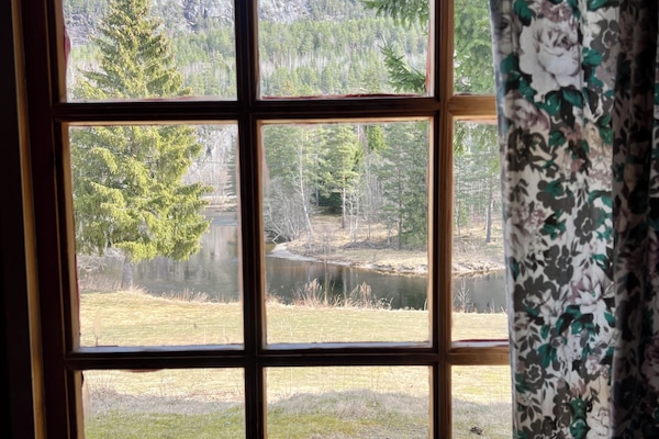 Basic Cabin | Free WiFi, bed sheets