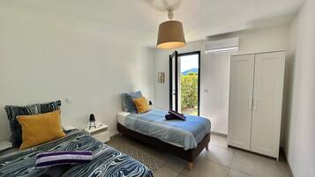 2 bedrooms, iron/ironing board, free WiFi, bed sheets