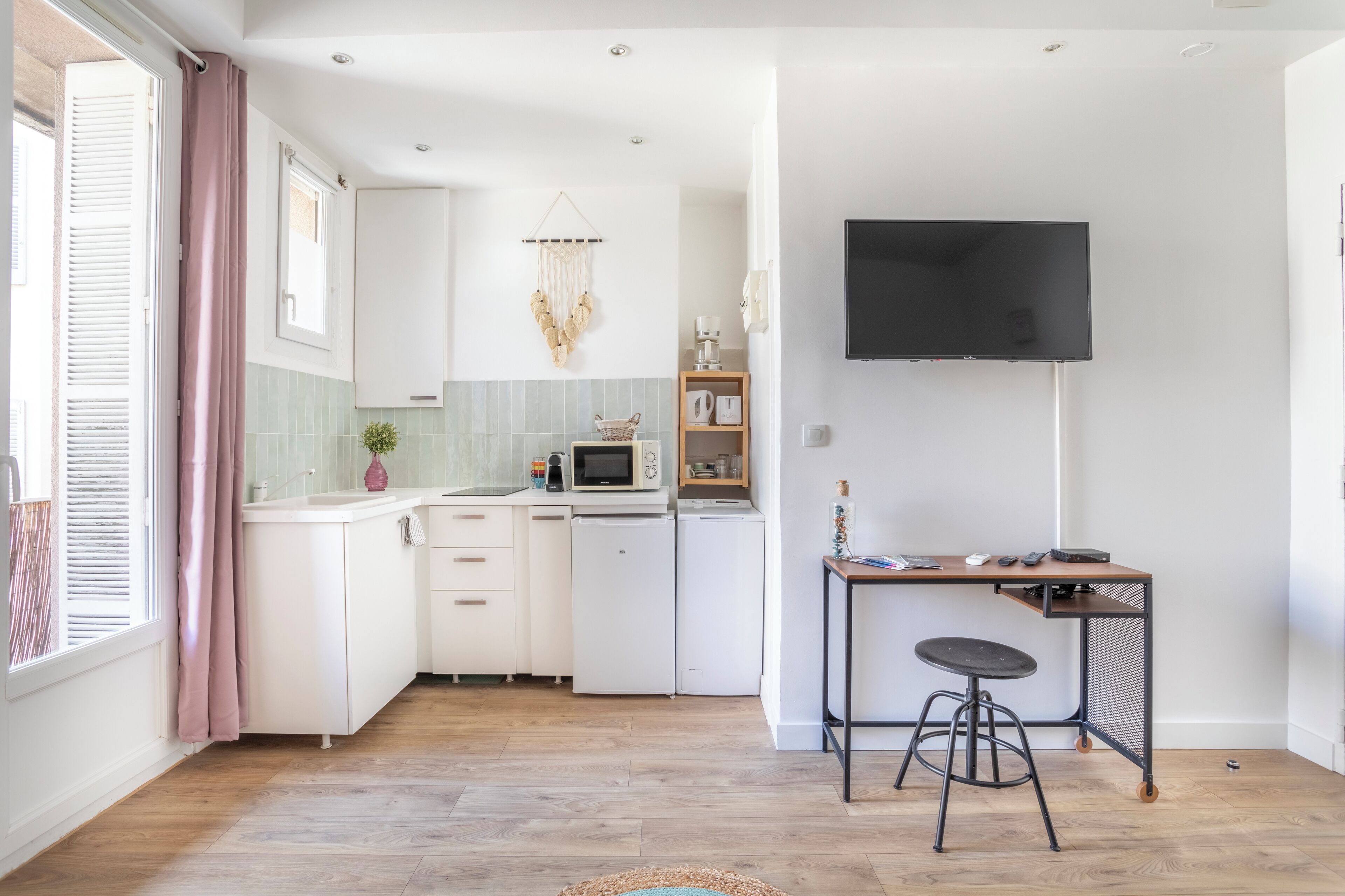 Refrigerador, microondas, horno, placa de cocina