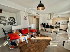 TV - Le Phocéen - 2BDR Apartment, Terrace, city center/Panier (Marseille)