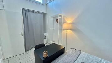 1 bedroom, desk, iron/ironing board, WiFi