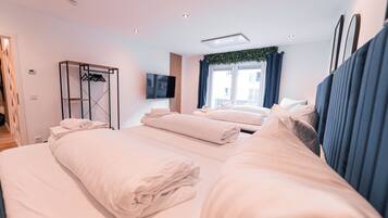 3 Schlafzimmer, Schreibtisch, Reisekinderbett, WLAN