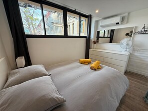 2 bedrooms, desk, iron/ironing board, travel cot