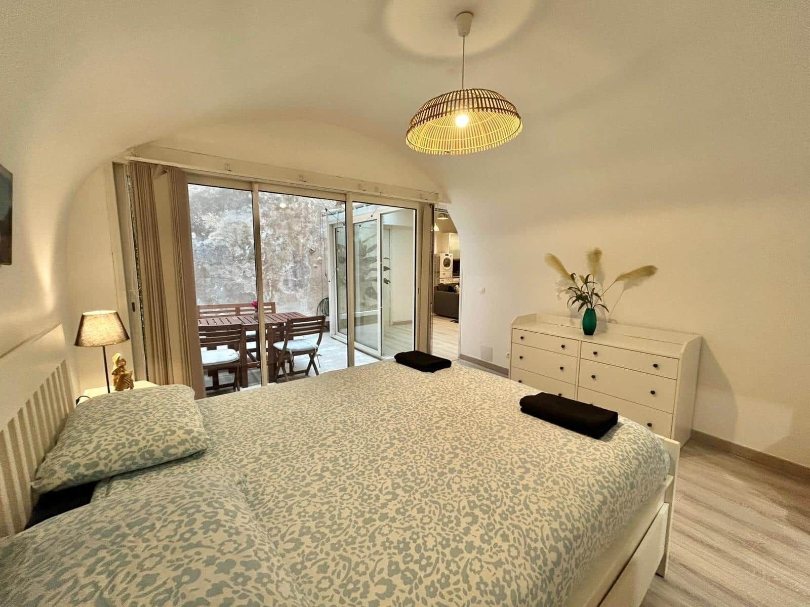 2 dormitorios, tabla de planchar con plancha, wifi y ropa de cama