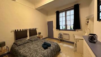 1 chambre, fer et planche à repasser, Wi-Fi, draps fournis