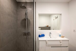 Apartment | Bathroom