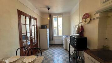Fridge, microwave, oven, stovetop